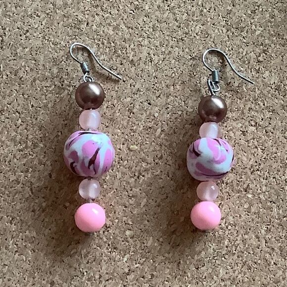 NWOT PINK SPRING EASTER HAND MADE PAINTED BEADS LONG NECKLACE EARRINGS SET - Picture 2 of 11